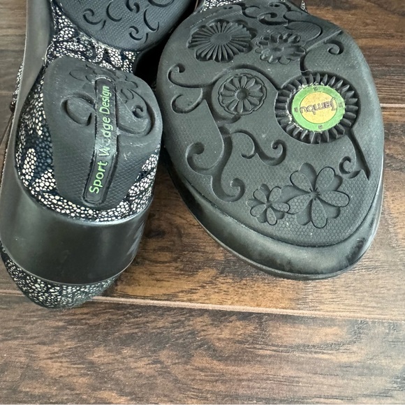 Jambu Miro 7.5 Black and White Floral Wedge Slip On Clogs Comfort Shoe - Picture 8 of 12